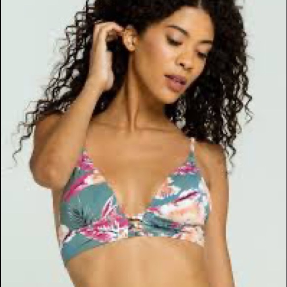 Roxy “tender waves” bikini top size M like new!